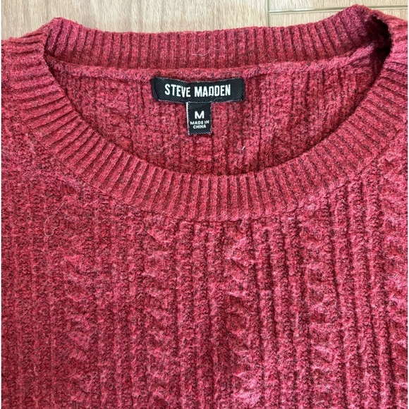 Steve Madden Women Aerin Cable-Knit Crew Neck Sweater Tibetan RED Medium Cropped - Picture 3 of 6